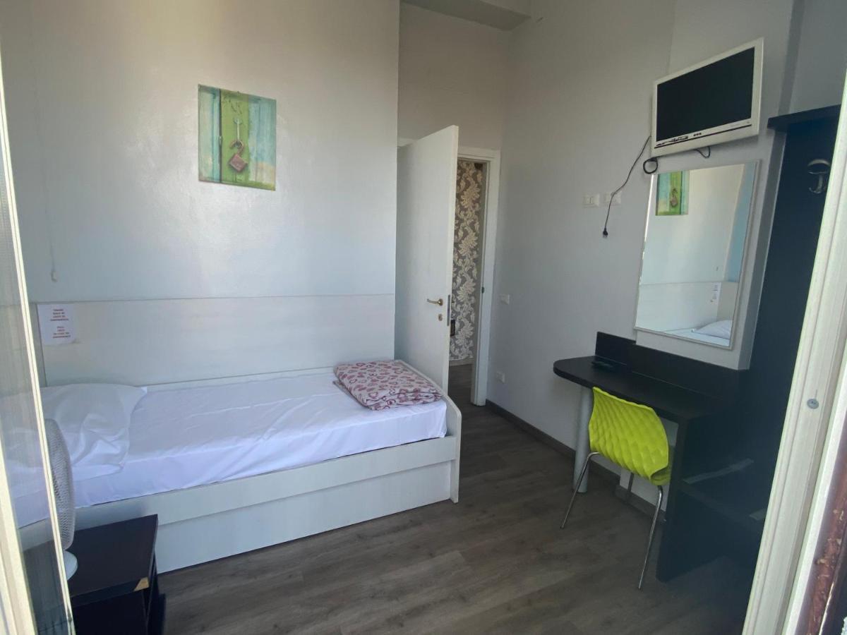 Camera Singola con Bagno in Comune