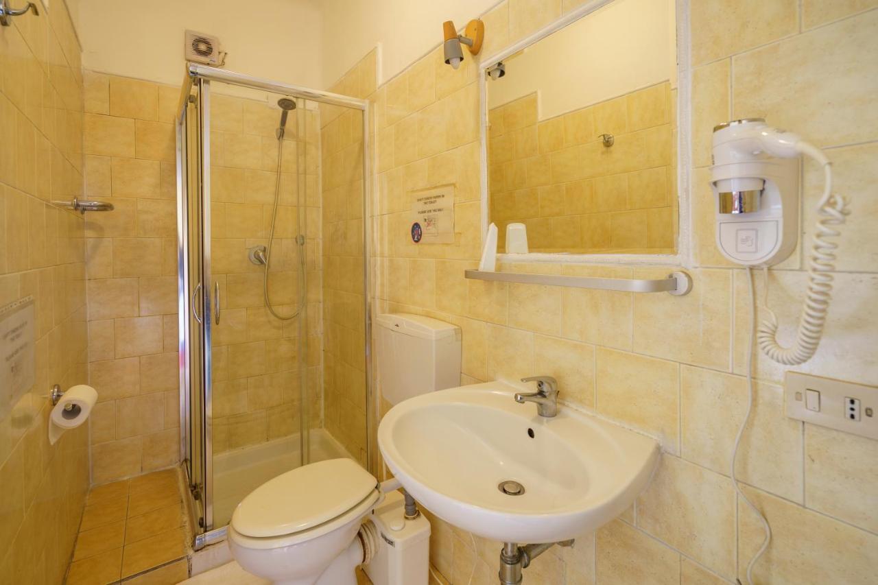 Camera Quadrupla con Bagno Privato