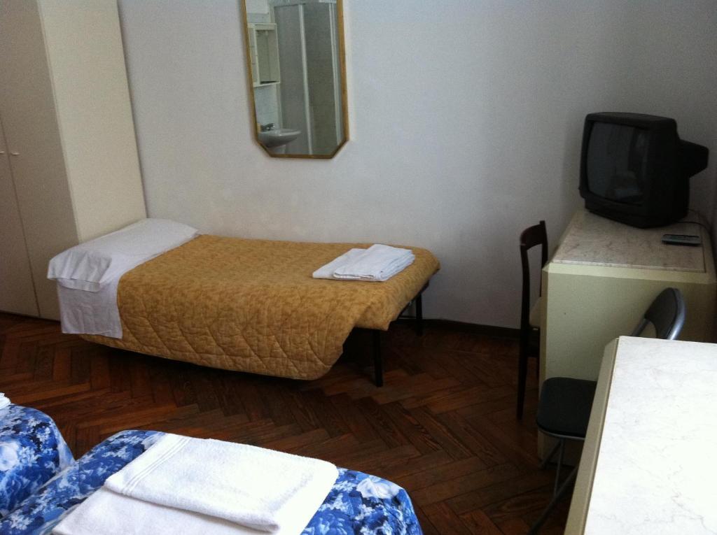 Camera Tripla con Bagno in Comune