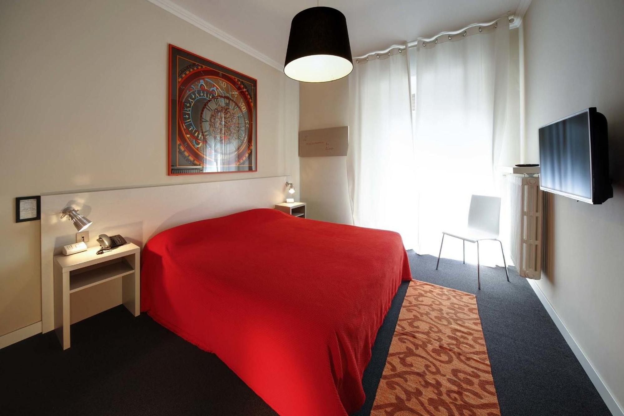 Superior One-Bedroom Apartment