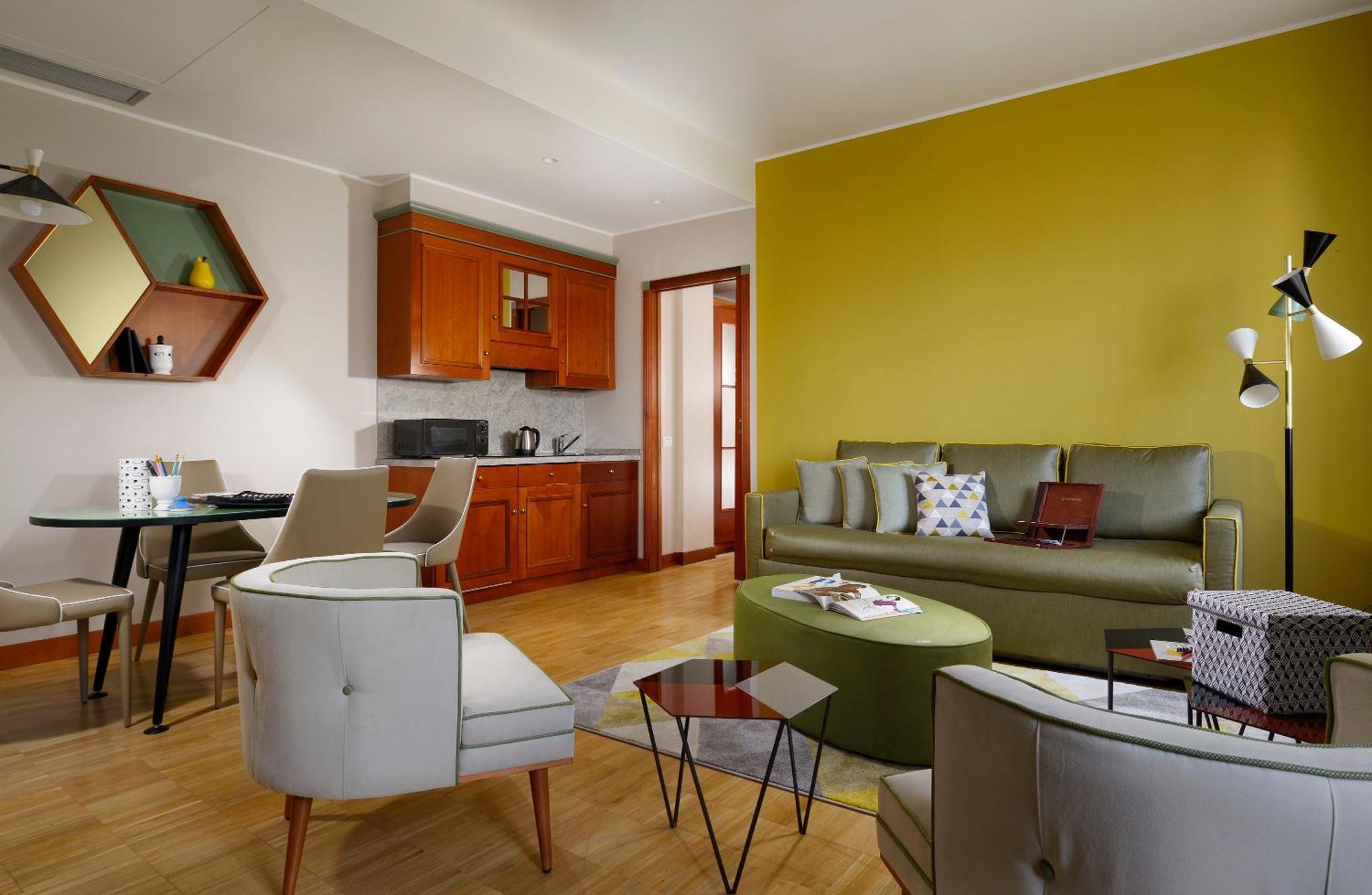 Deluxe Apartment