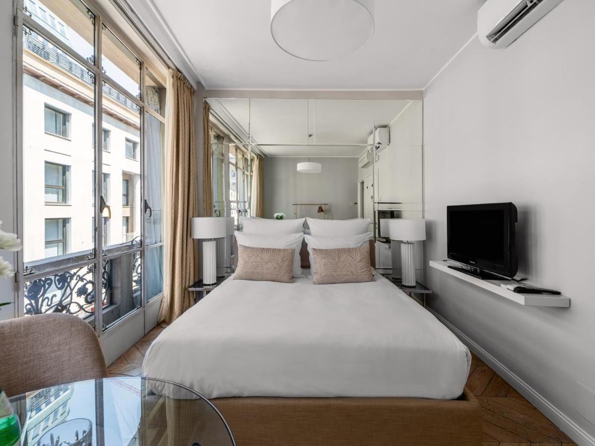 Extra Large Room