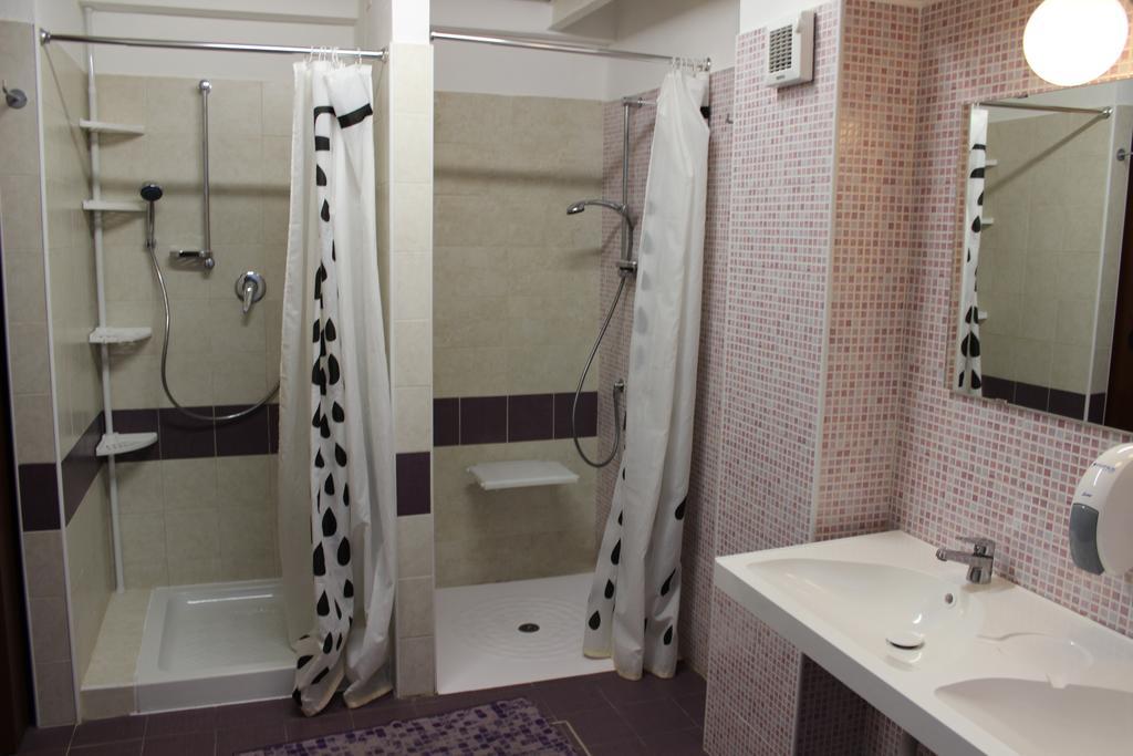 Bed 6-Bed Male Dormitory Room