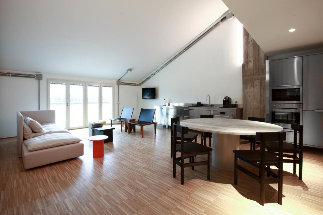 Deluxe Apartment,1360815830:JPEG