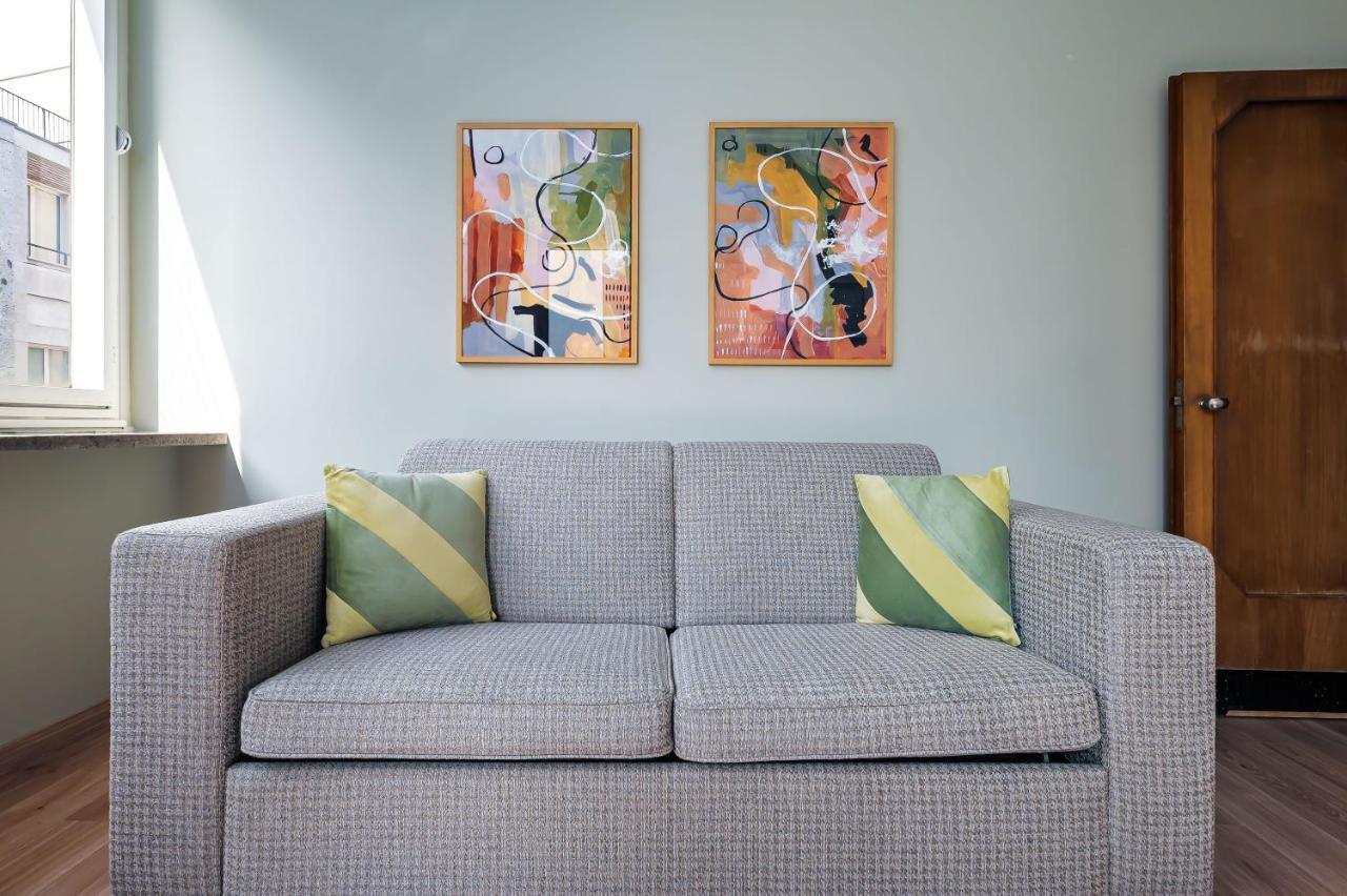 Extra Large 1 Bedroom Apartment Sofa Bed