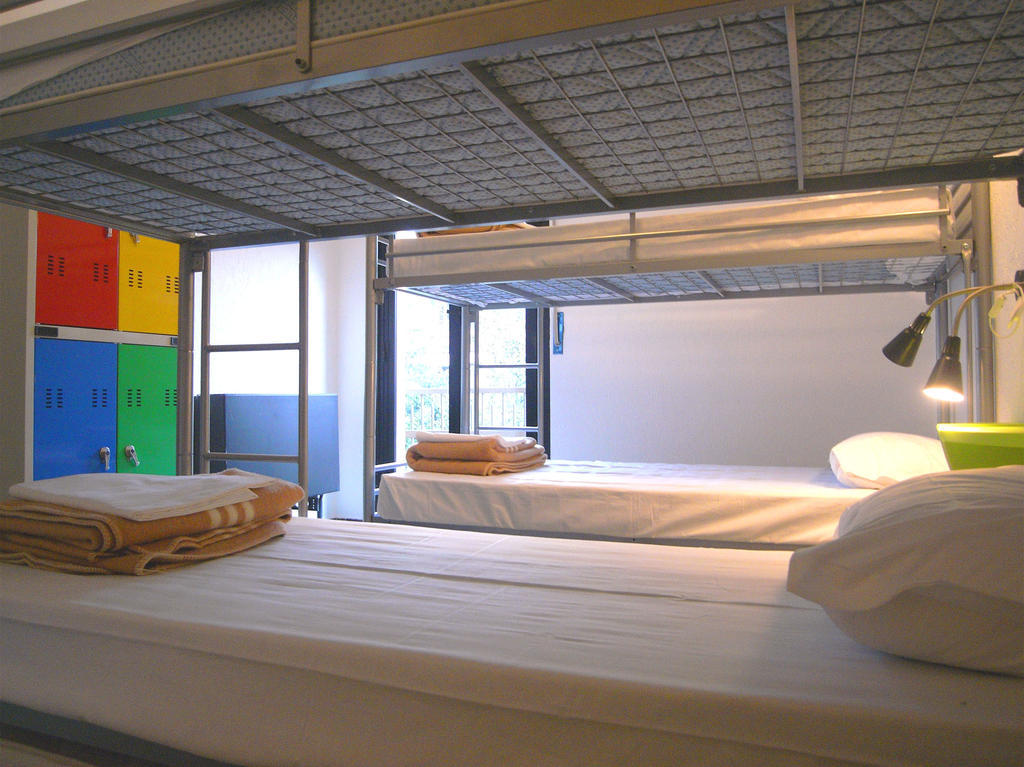 Bed 6-Bed Female Dormitory Room