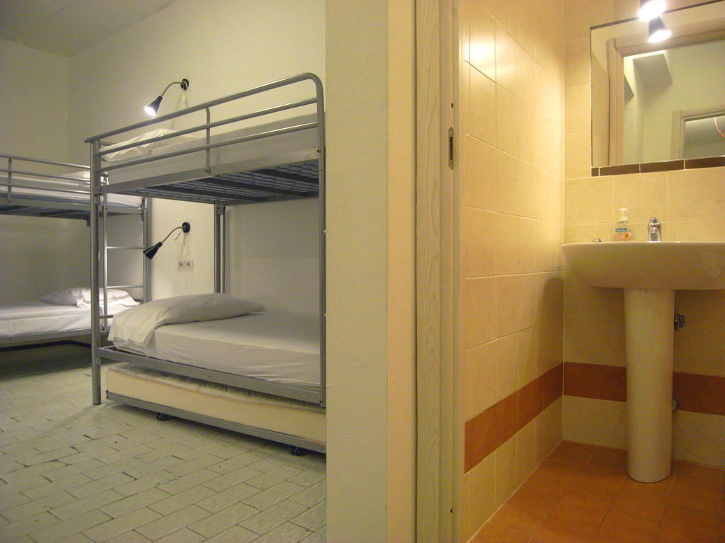 Bed 6-Bed Mixed Dormitory Room