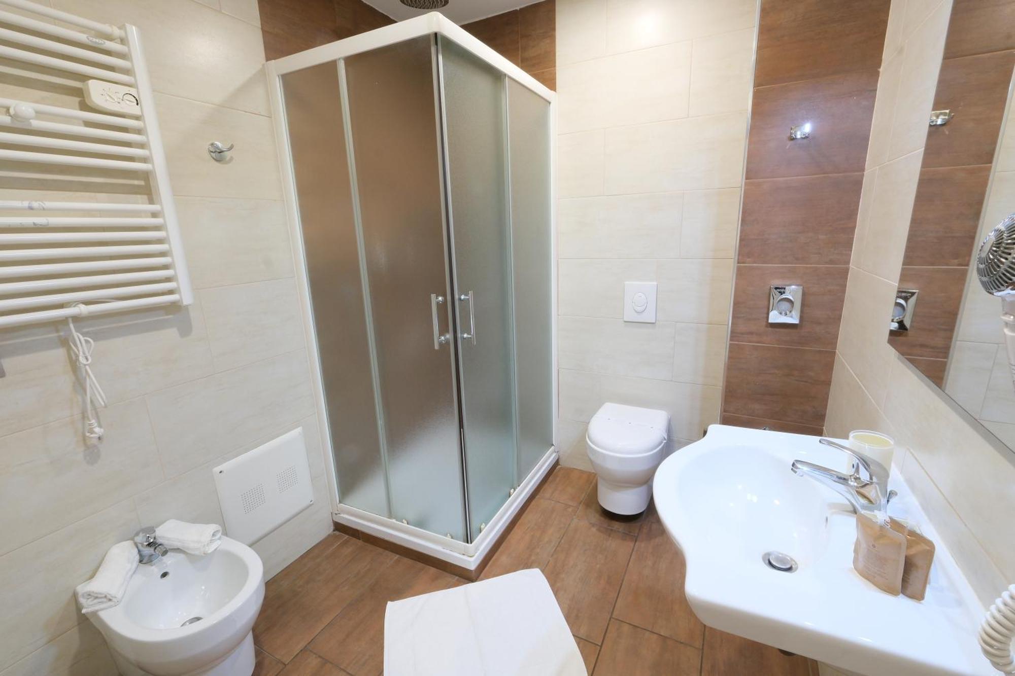 Comfort Triple Room