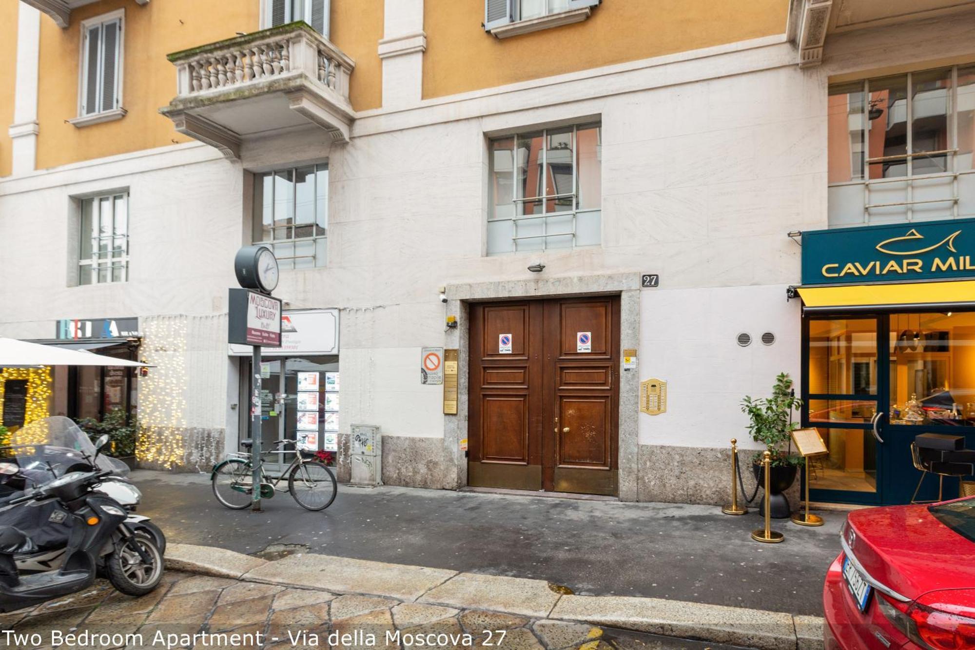 Two-Bedroom Apartment Via della Moscova 27
