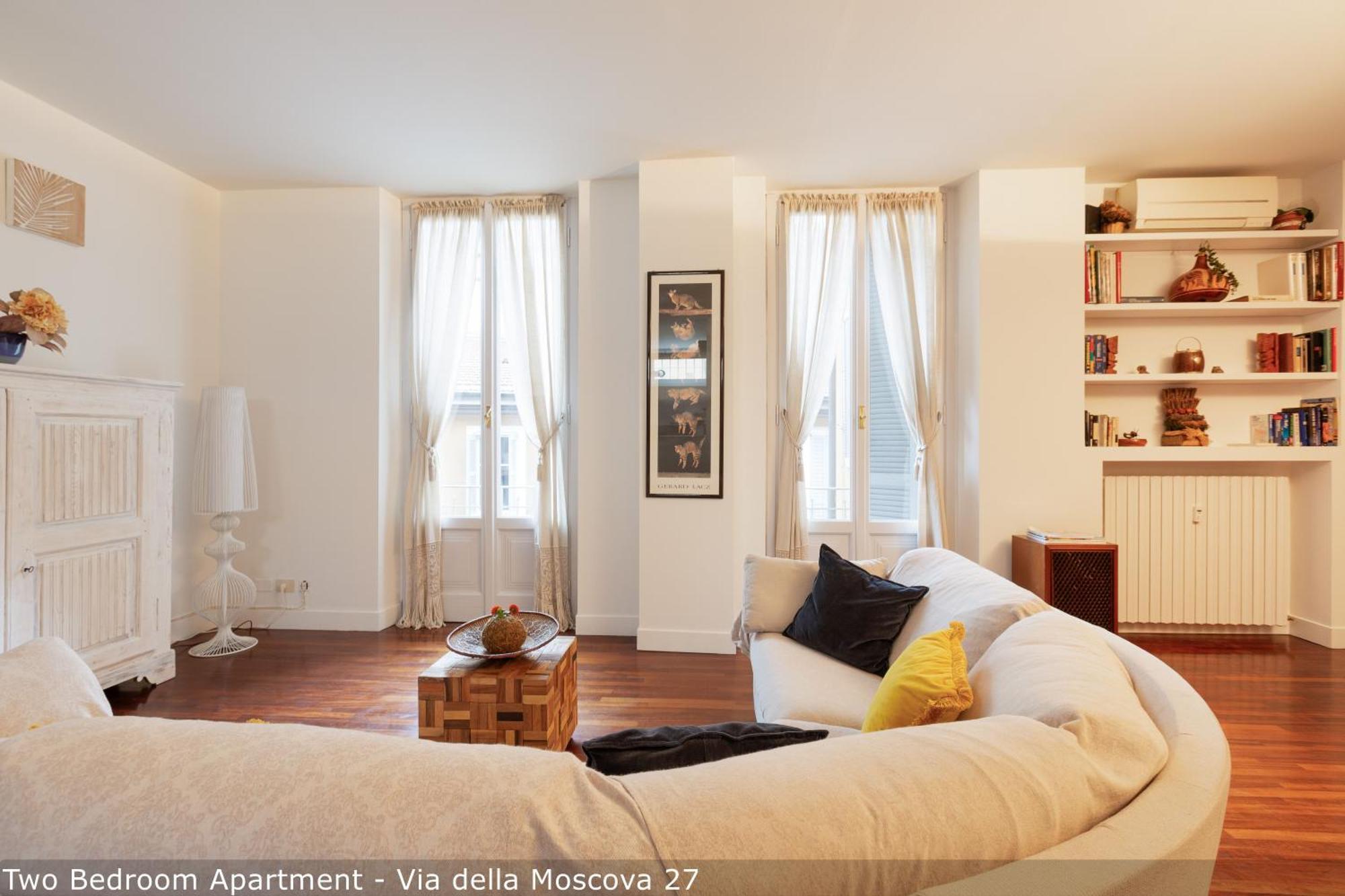 Two-Bedroom Apartment Via della Moscova 27