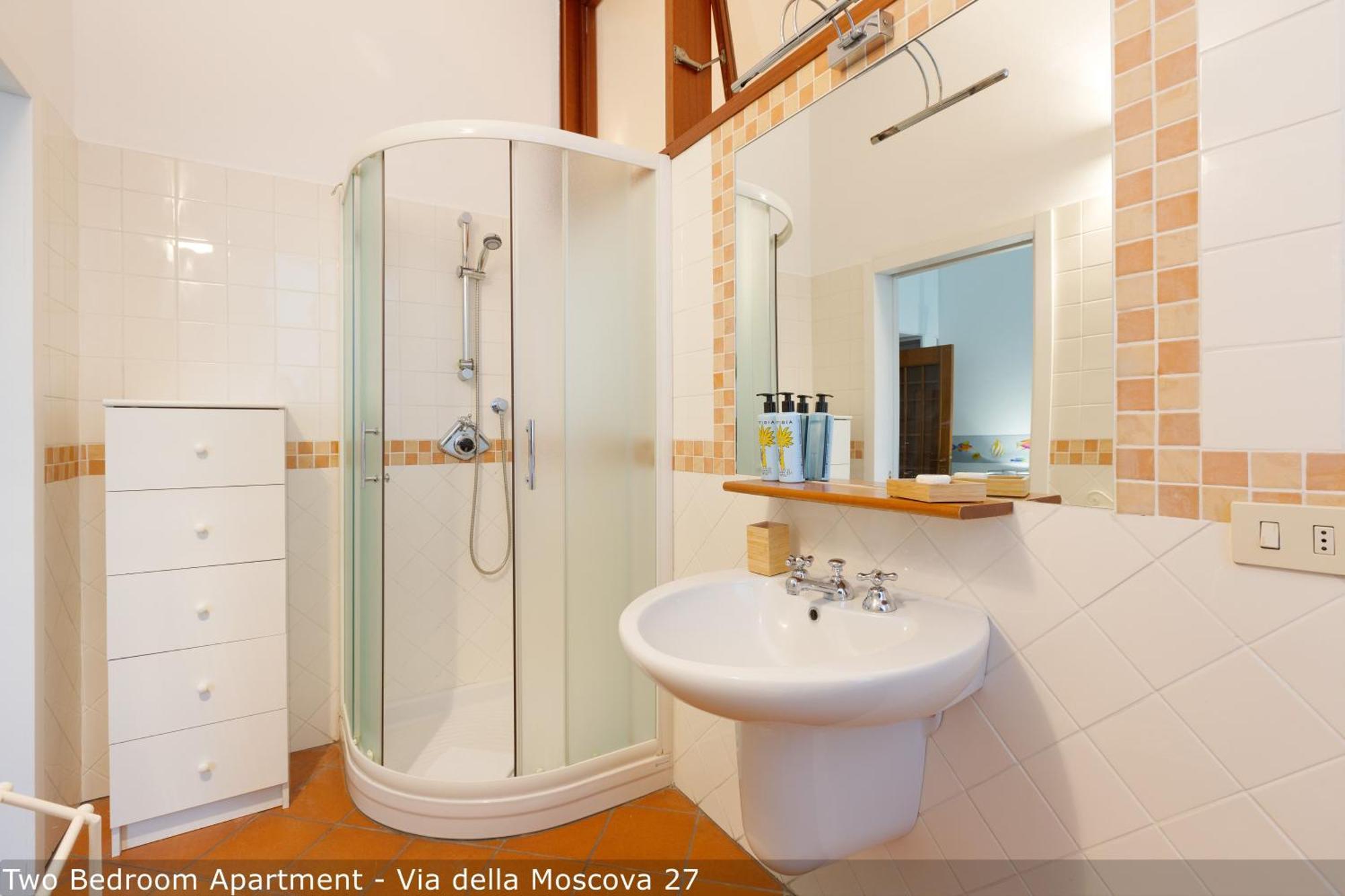 Two-Bedroom Apartment Via della Moscova 27