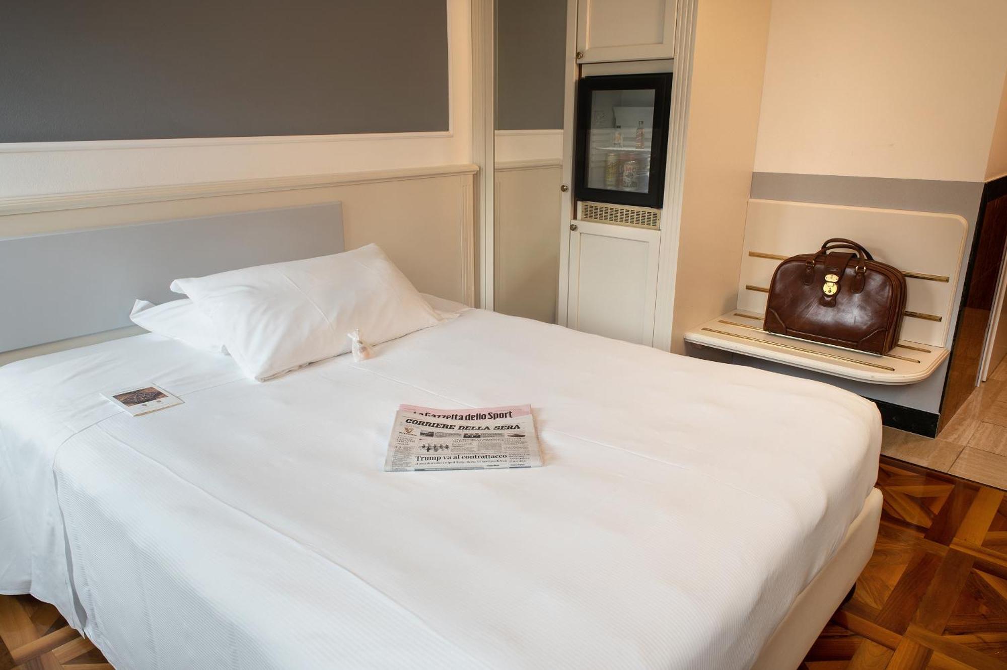 Double Room French Bed