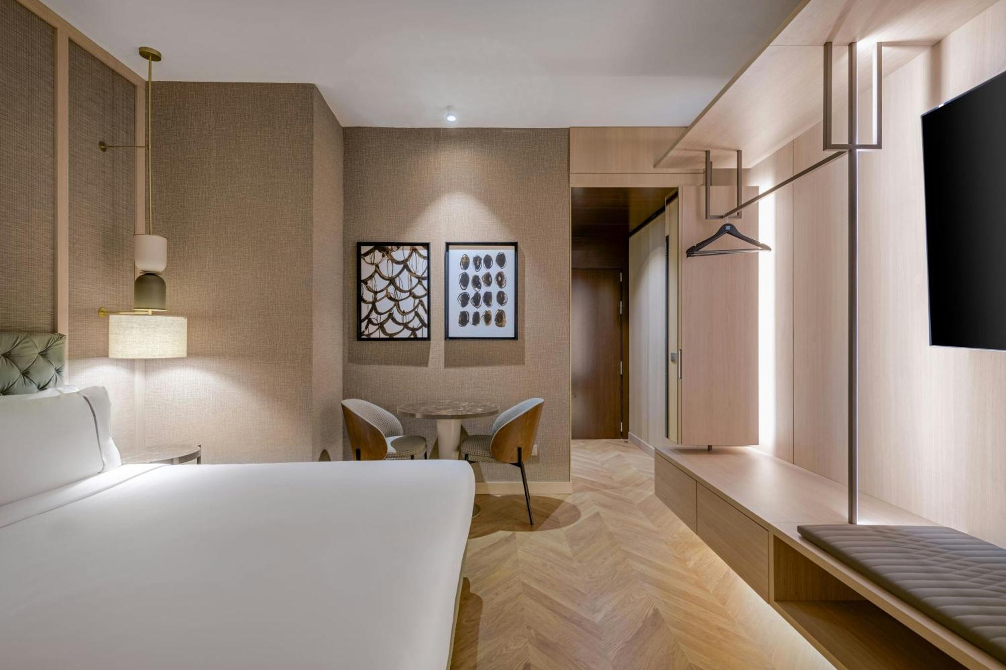 Standard King Room
