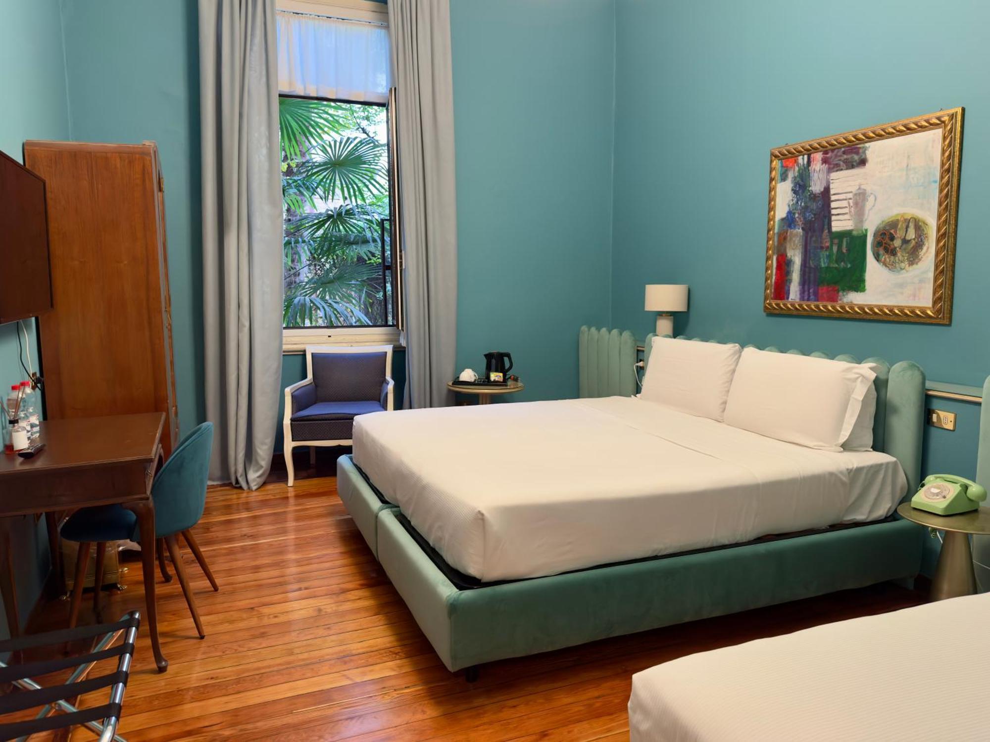 Large Double or Twin Room