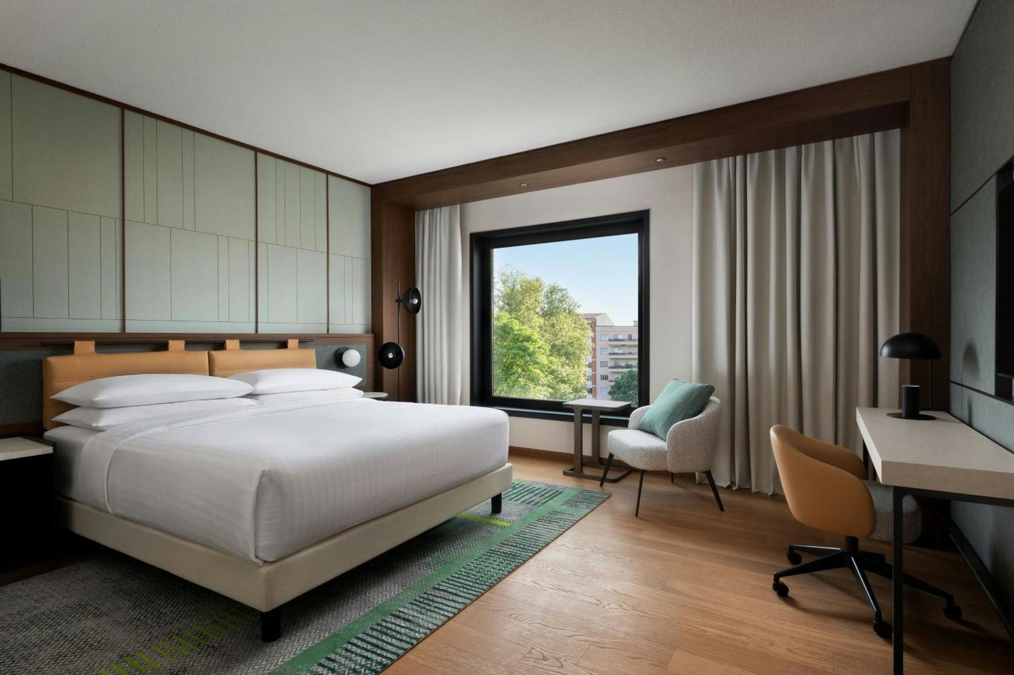 Deluxe King Room