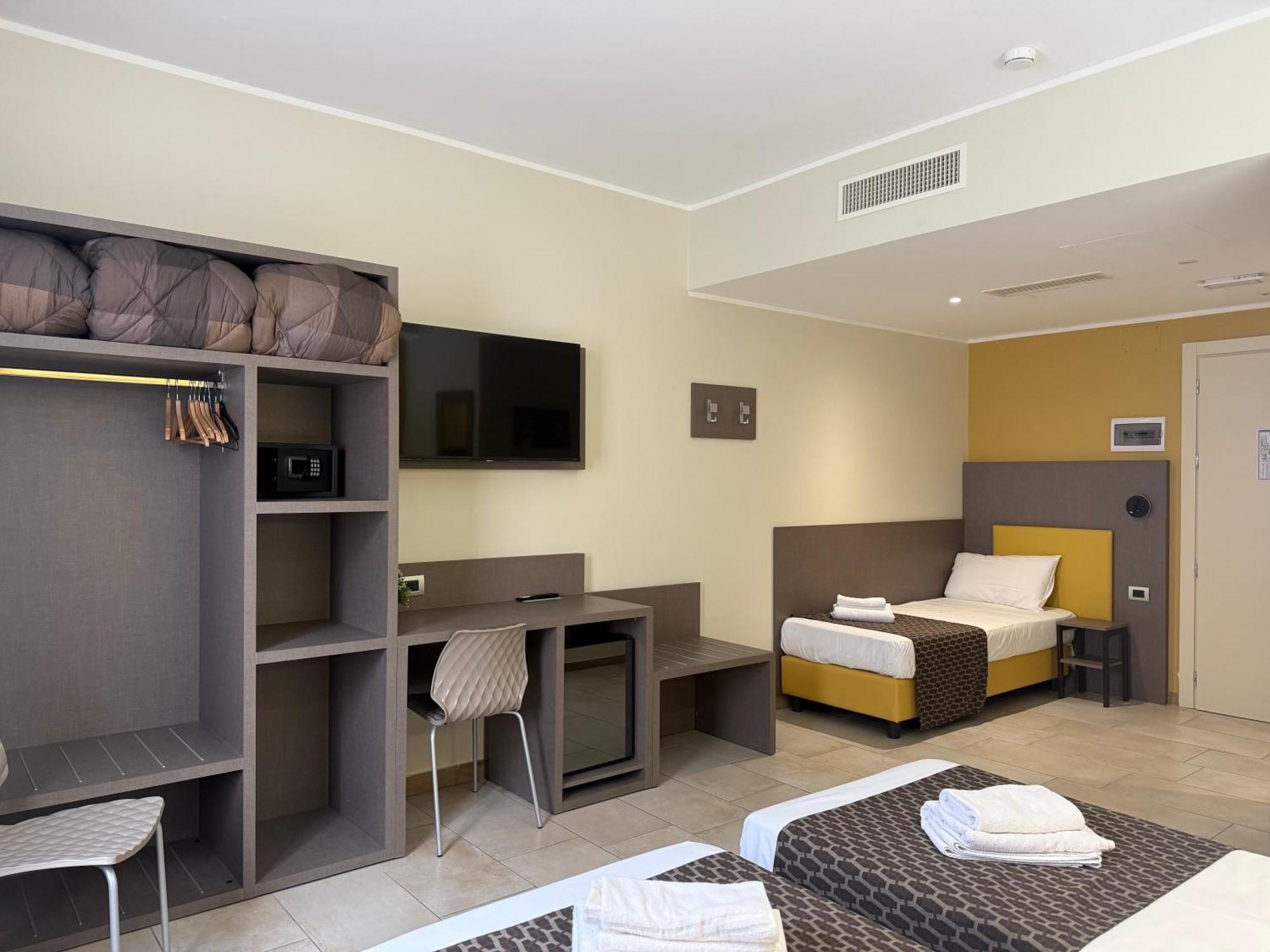 Triple Room