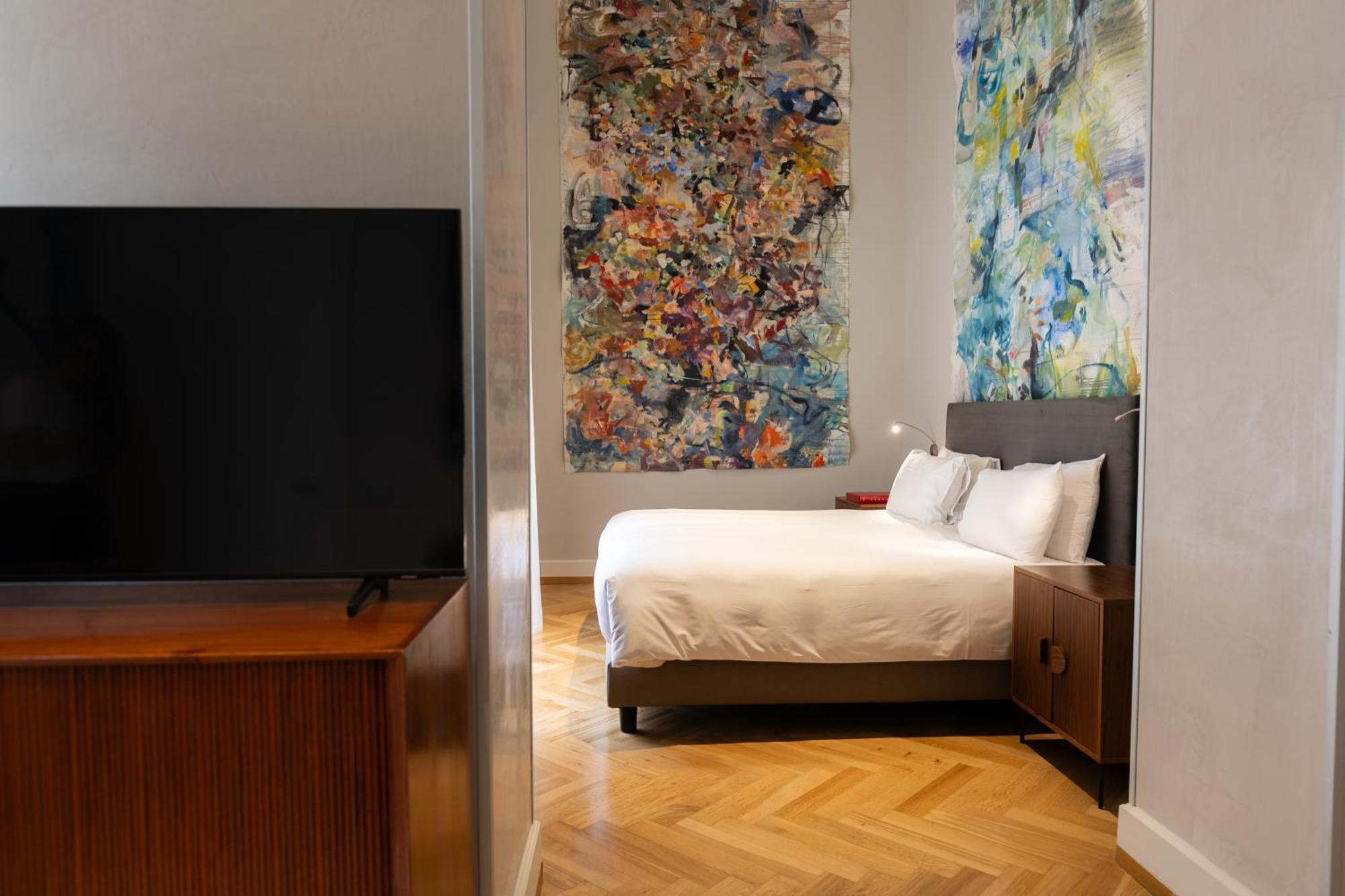 Courtyard Suite