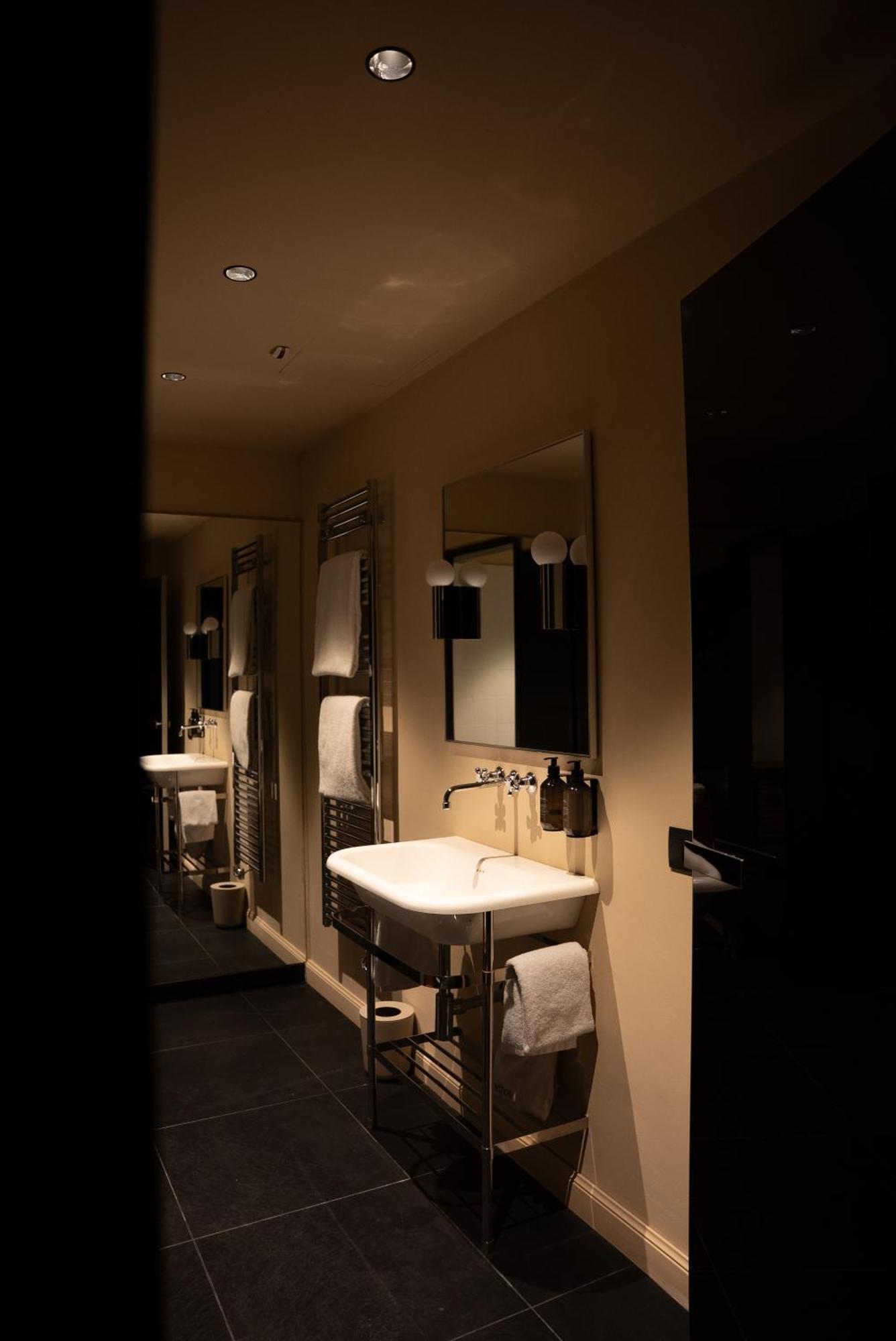 Deluxe Suite,1765310935:JPEG