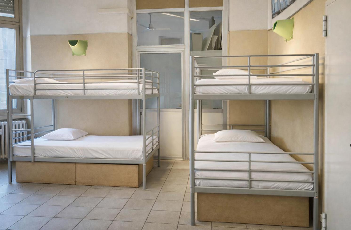 Posto Letto in Dormitorio Misto con 6 Letti