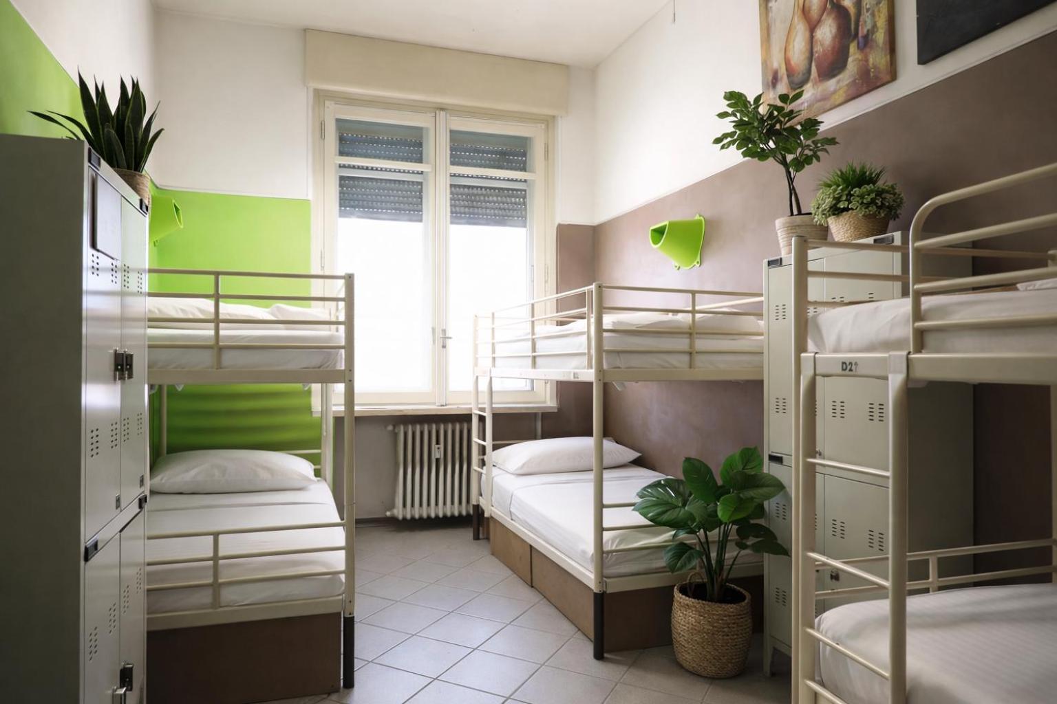 Bed 8-Bed Mixed Dormitory Room