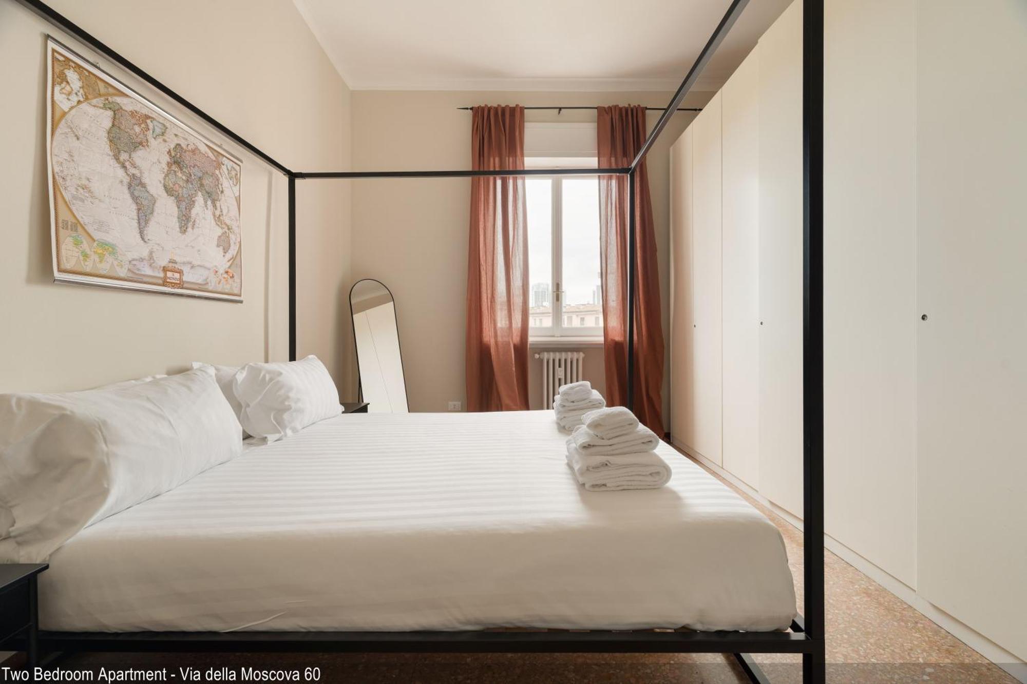 Two-Bedroom Deluxe Apartment Via della Moscova 60