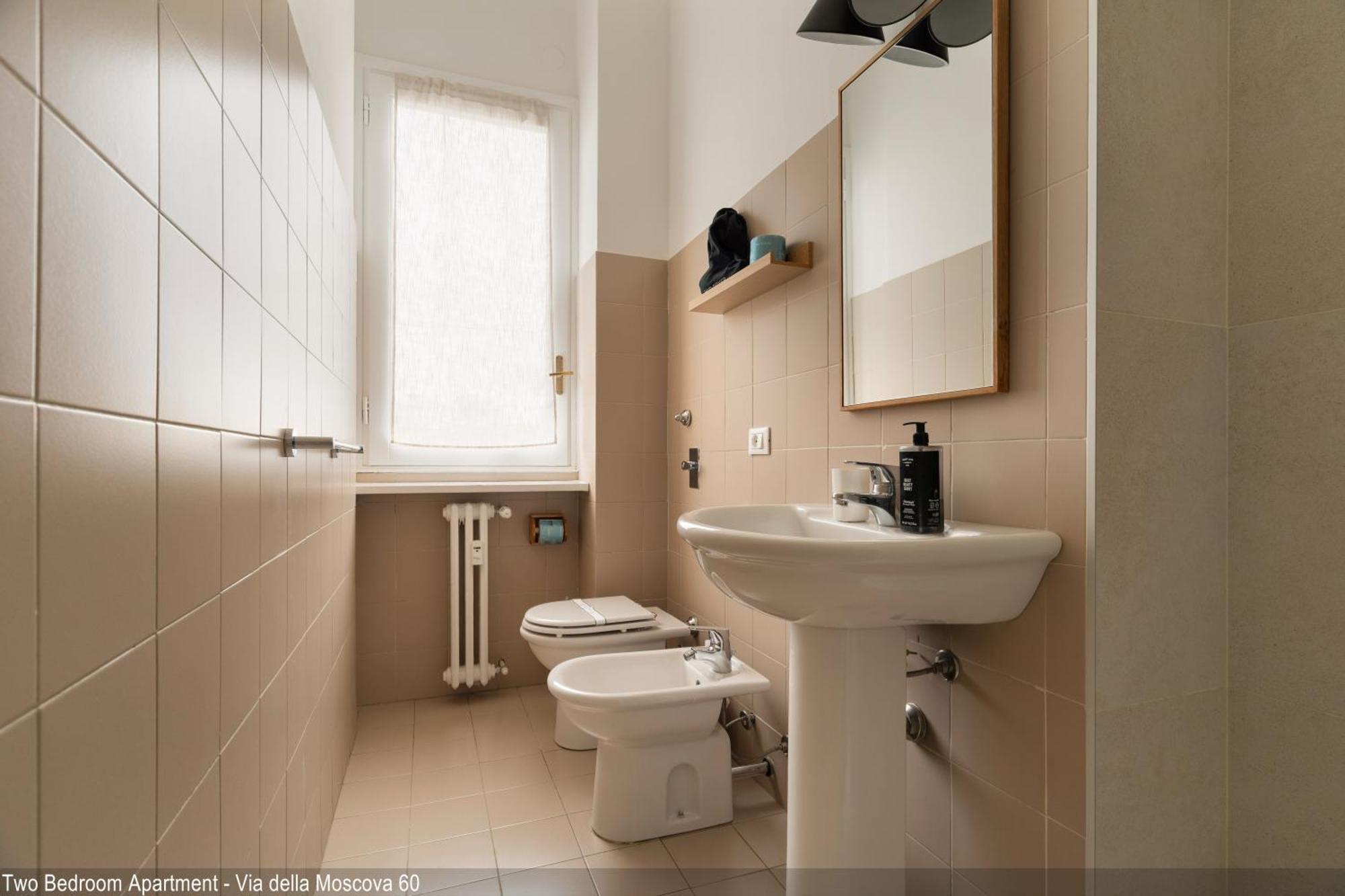 Two-Bedroom Deluxe Apartment Via della Moscova 60