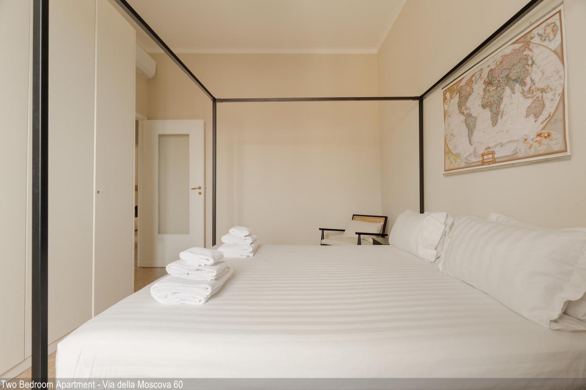 Two-Bedroom Deluxe Apartment Via della Moscova 60
