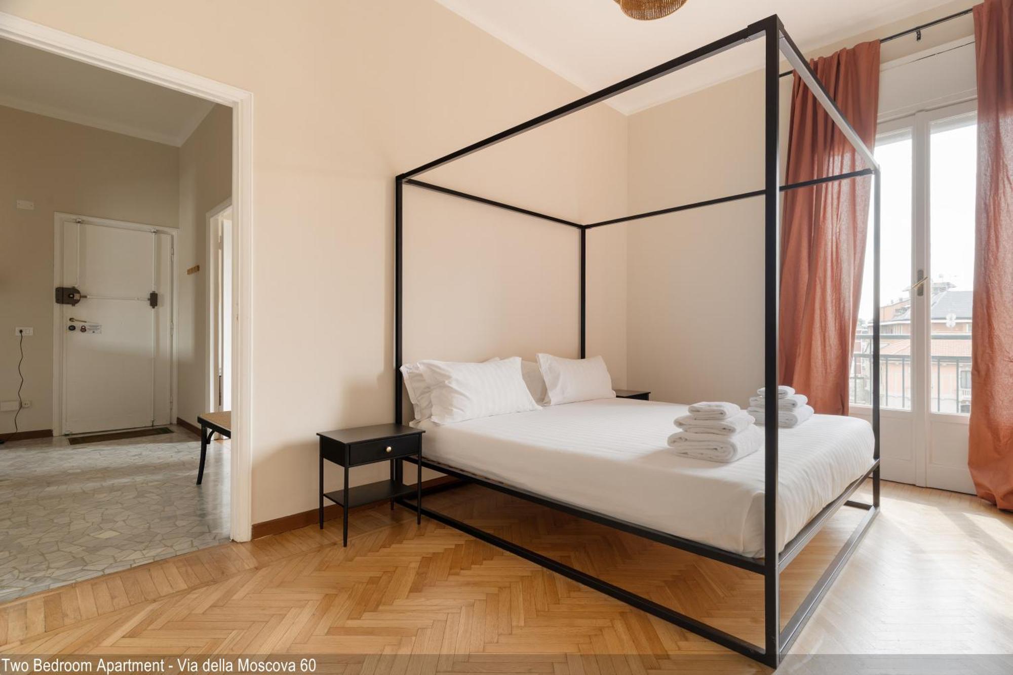 Two-Bedroom Deluxe Apartment Via della Moscova 60