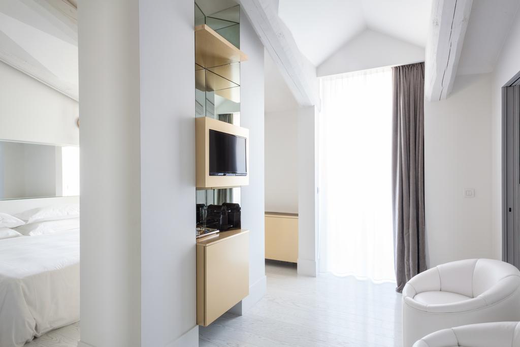 Junior Suite Terrace City view