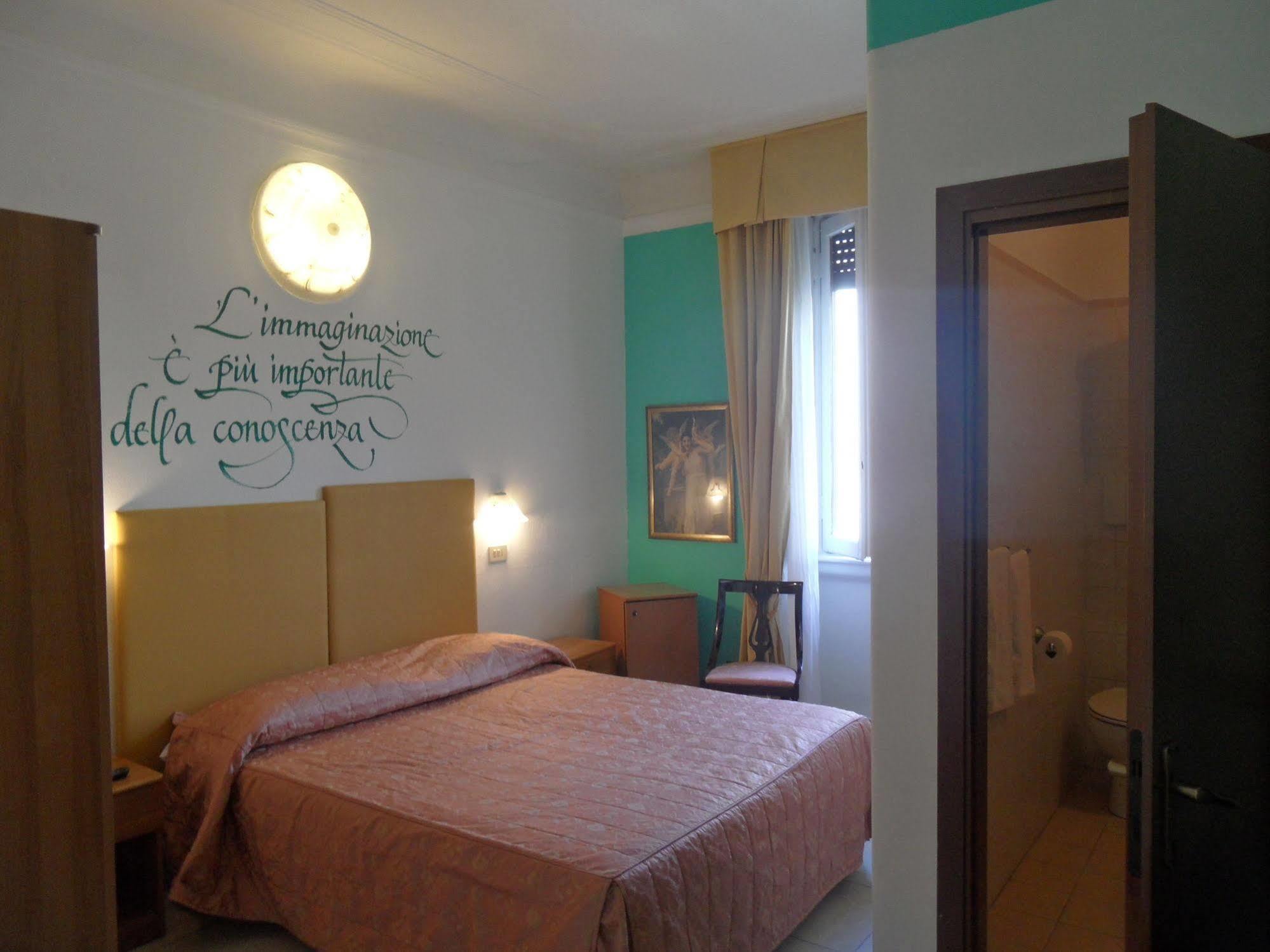 Double or Twin Room,63094159:JPEG