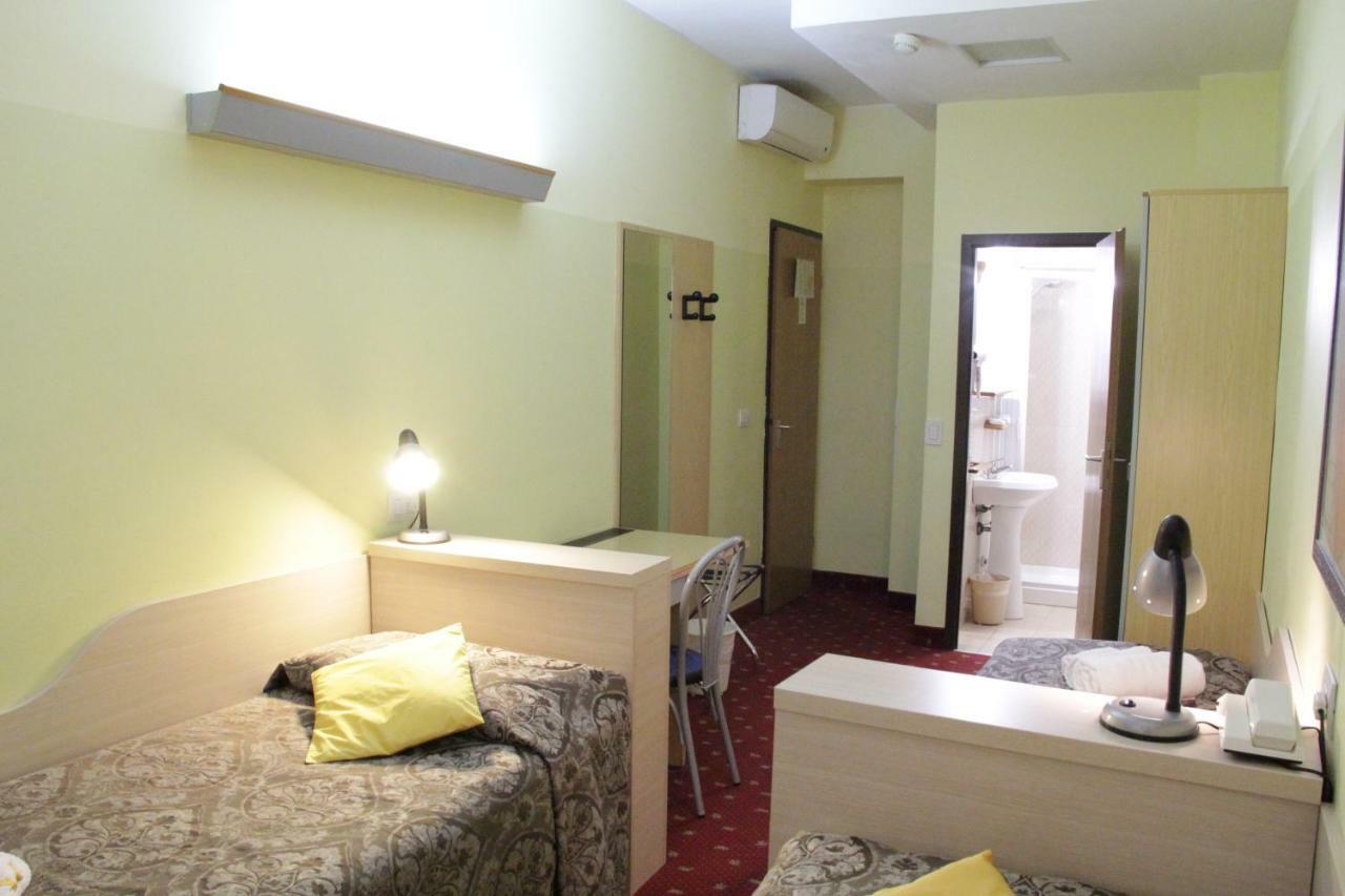 Triple Room,1209362995:JPEG