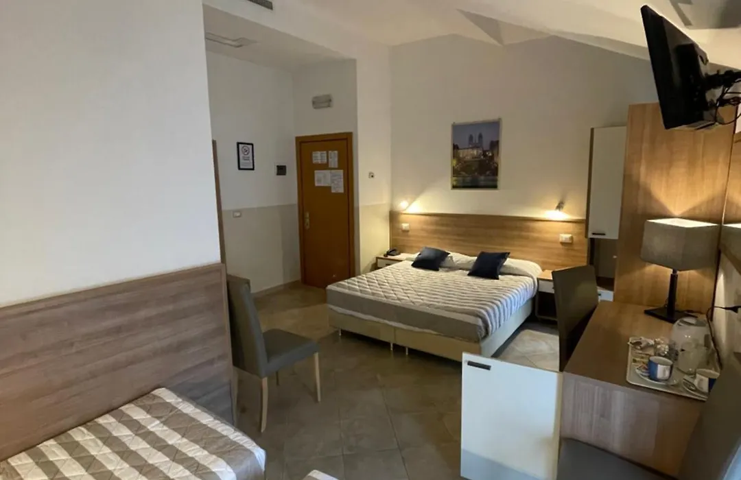 Hotel Montecarlo-1