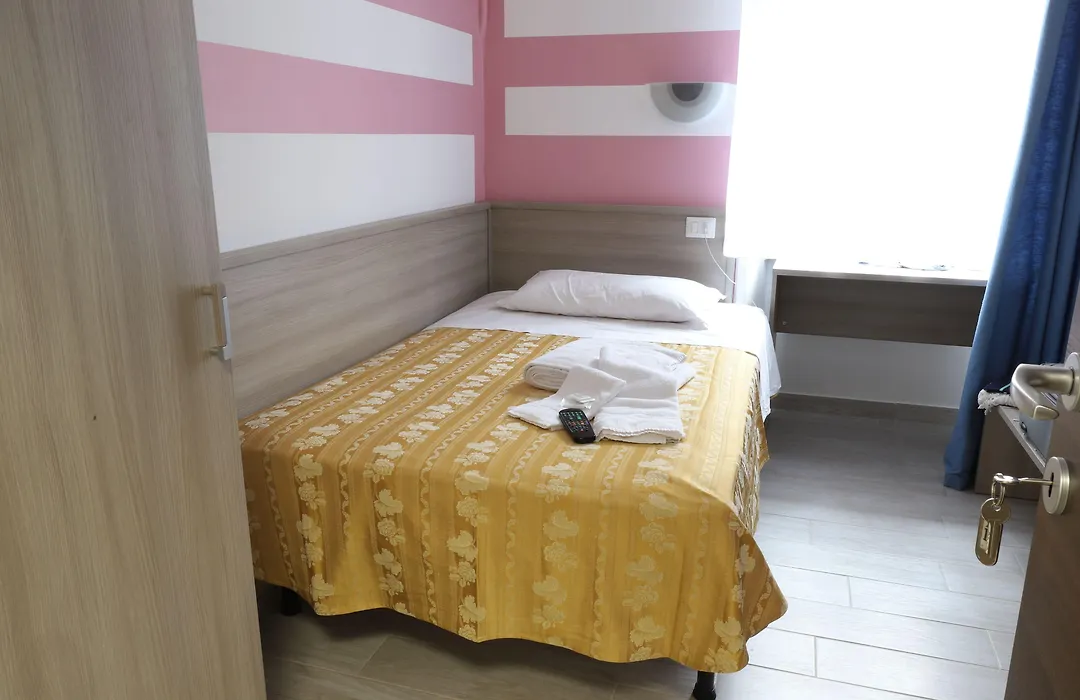 Albergo Leonardo Da Vinci-1
