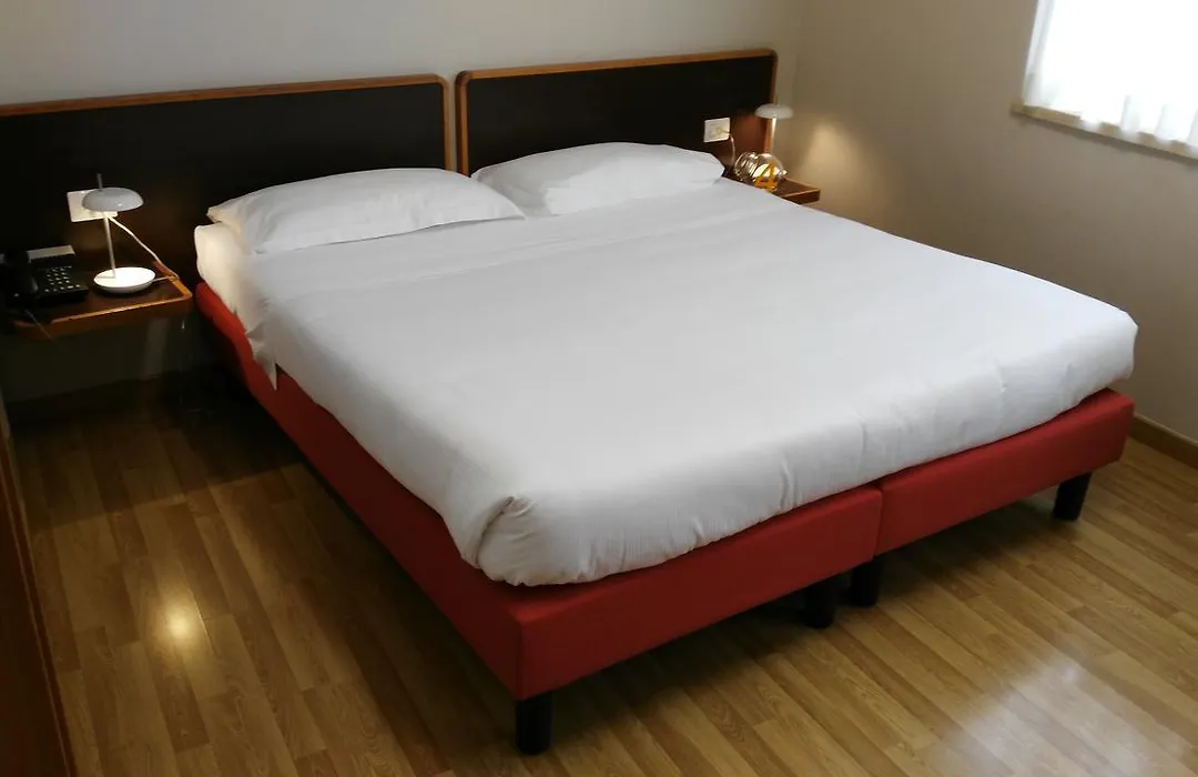 B&B Hotel Milano Ornato Dependanc-1