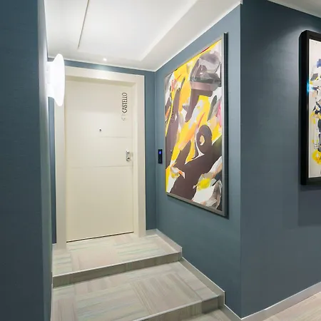 Sant'Ambrogio Apartments, Reception H24-2