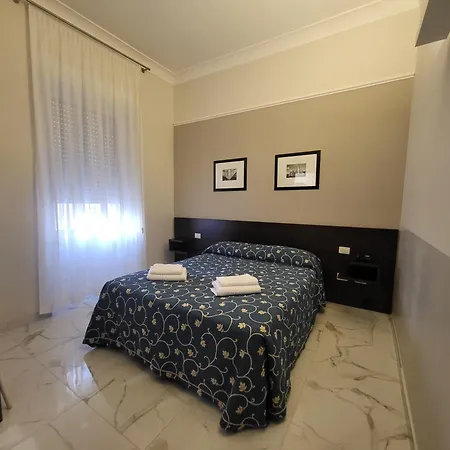Club Hotel-3